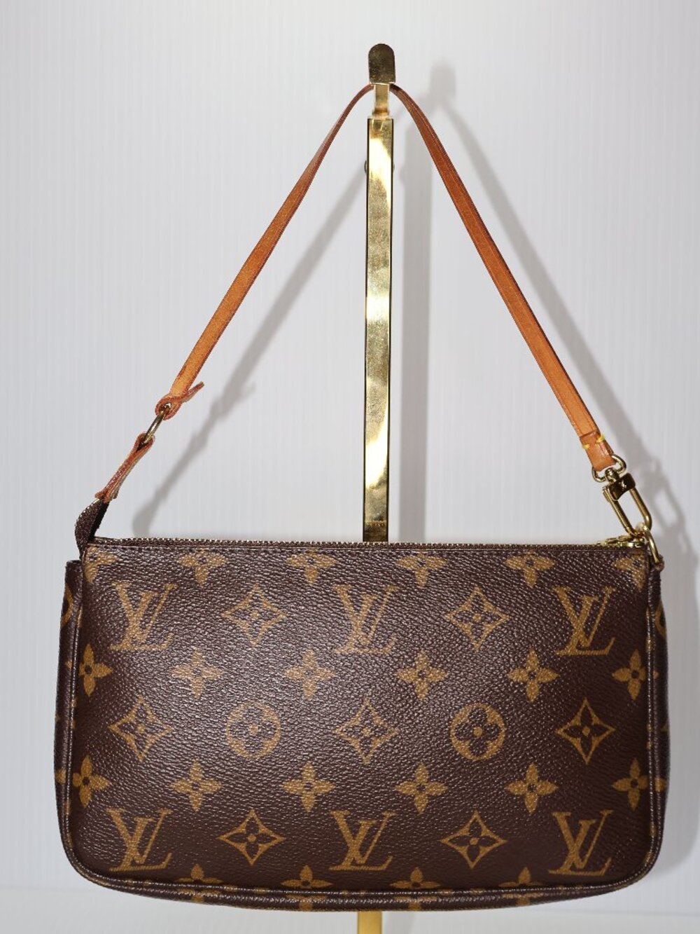 Authentic Louis Vuitton Pochette Accessoires